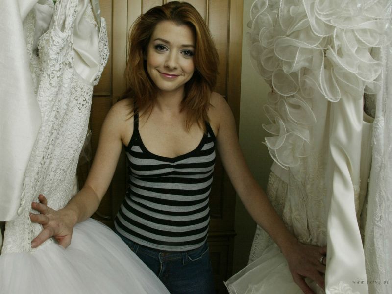 alyson-hannigan-1600x1200-281