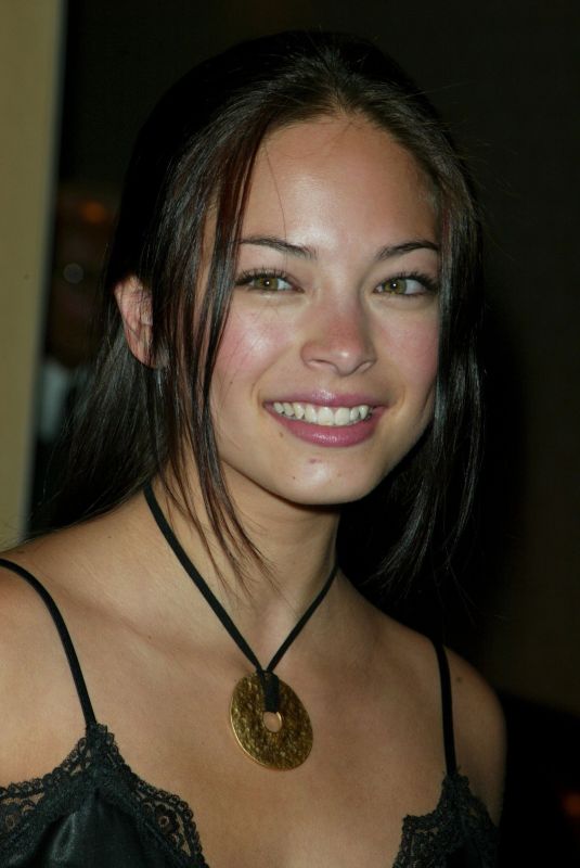pd_Kristin_Kreuk_a_102
