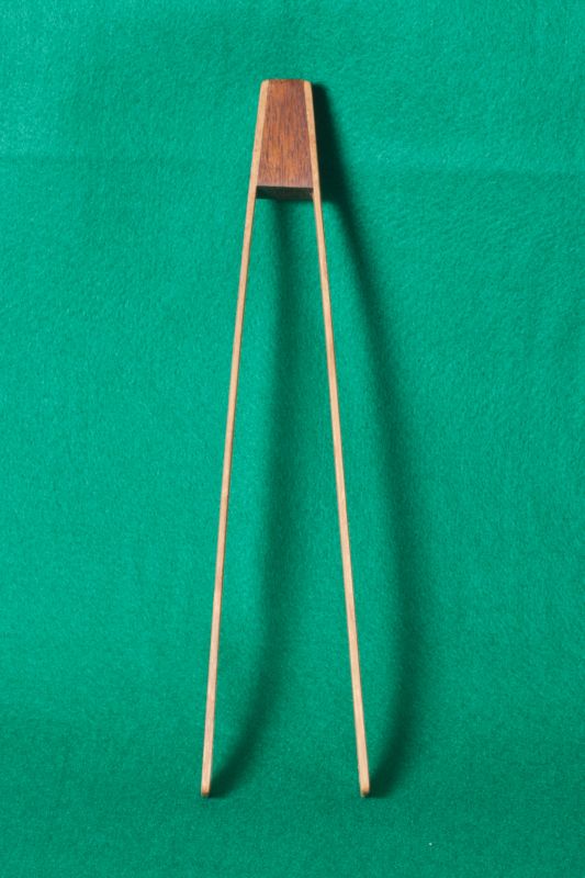 D70_7942a tongs full
